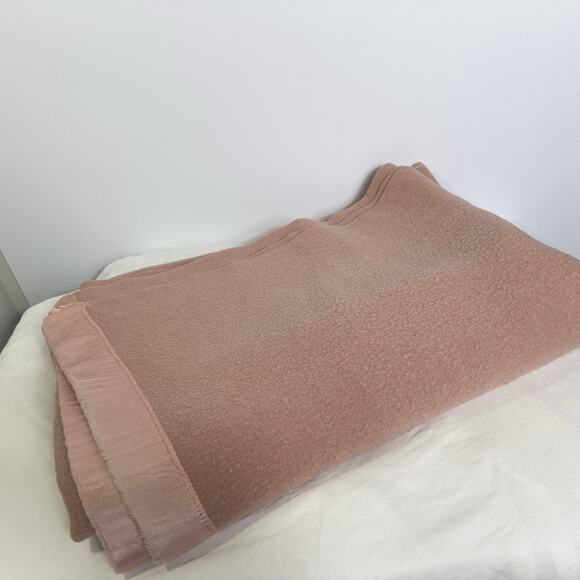 Vtg Chatham 100% Virgin Wool Blanket Pink Satin Binding 86” X 67” USA Made Read - Picture 3 of 9